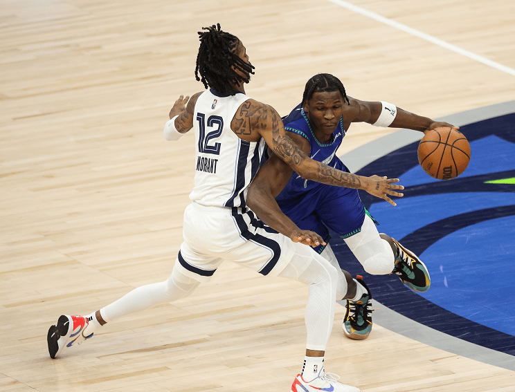  国王杯赛程吃紧，布莱顿今夜篮板制胜，引发热议，训练强度明显提升