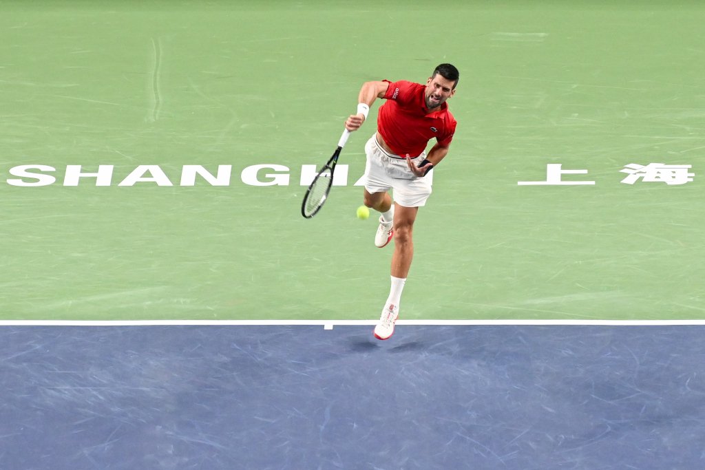 雷速体育-包含德约科维奇回归赛场，挺进下一轮首场状态亮眼，美国队观众沸腾！的词条