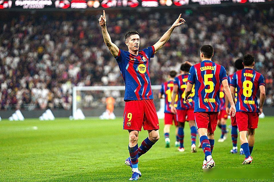 雷速直播-莱万多夫斯基关键节点回归赛场，C9带队取胜！的简单介绍